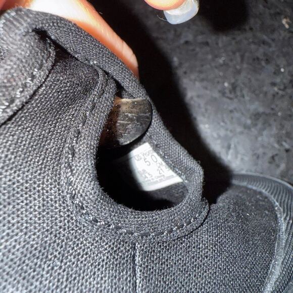 NEW VANS STYLE 93 SOLID Black Mary Jane Sneakers with Silver Heart Buckle SZ 5 - Picture 10 of 11